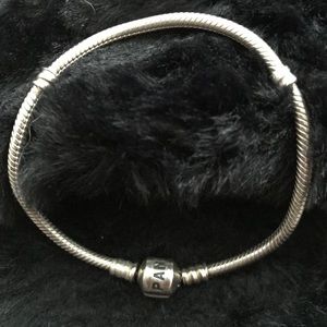 CLASSIC PANDORA STERLING SILVER 7 inch BRACELET
